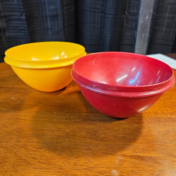 2 Vintage Tupperware Bowls 233-10, 233-7 No Lids - Picture 1 of 10